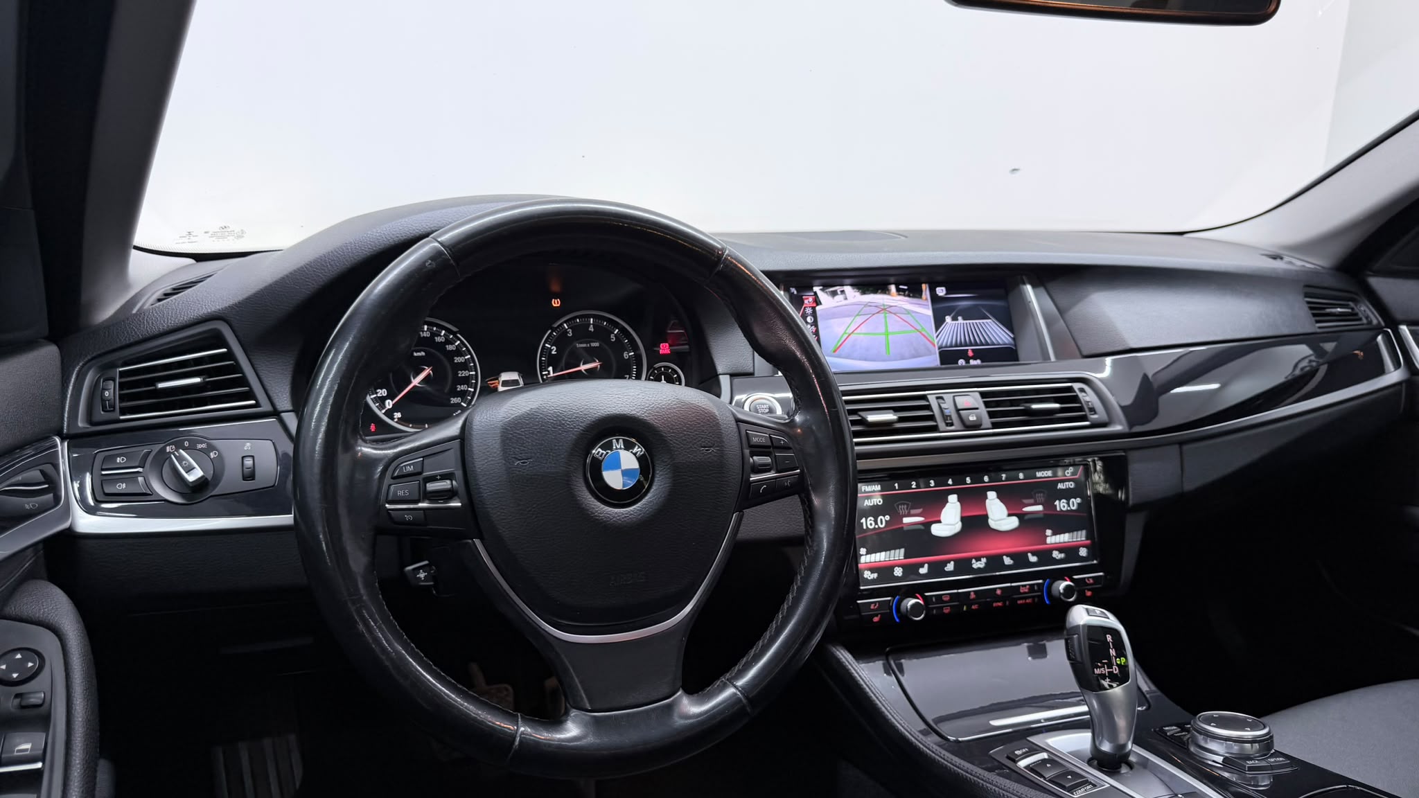 BMW 520i 11
